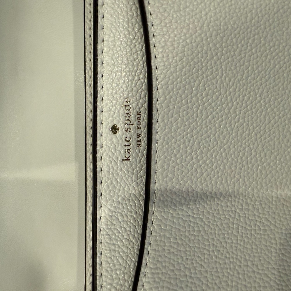 Kate Spade White and Black Crossbody Bag and Wallet Set Add On Key Chain - Picture 6 of 9